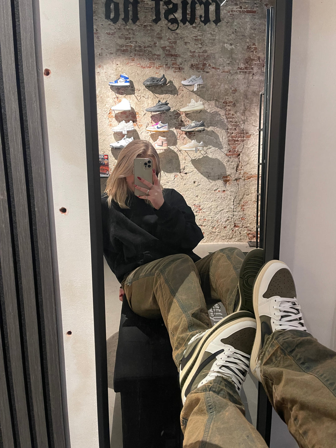 Nike Jordan 1 Low Travis Scott Medium Olive (OUD)