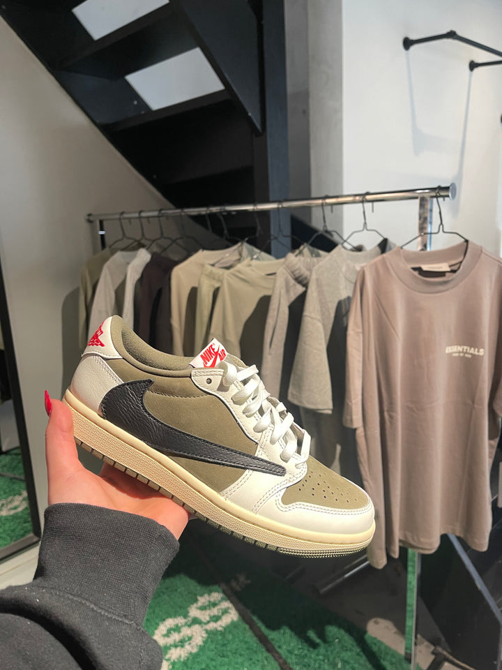 Nike Jordan 1 Low Travis Scott Medium Olive (OUD)